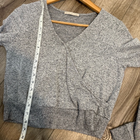 Gray Wrap Sweater and Black Shorts Set S/M - Picture 5 of 7